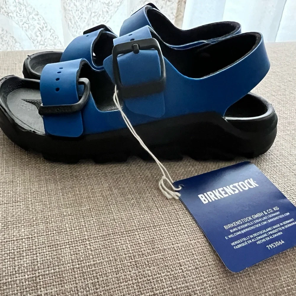 Birkenstock Kids size 28 (10-10.5) Mogami Sandals